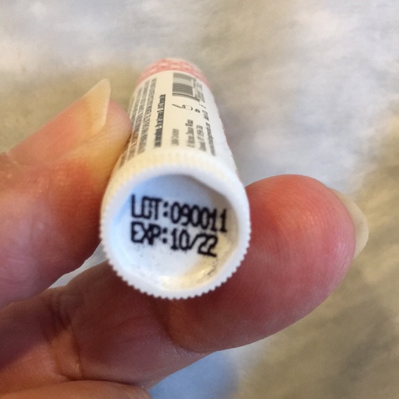 Michel Design Works Cherry Lip Balm NWT .15 oz moisturize shea butter bees wax - Picture 8 of 13